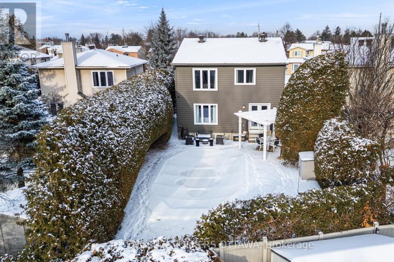 29373650/29-valley-ridge-street/borden-farmstewart-farmcarleton-heightsparkwood-hills/ottawa/ontario/K2E7W3_45