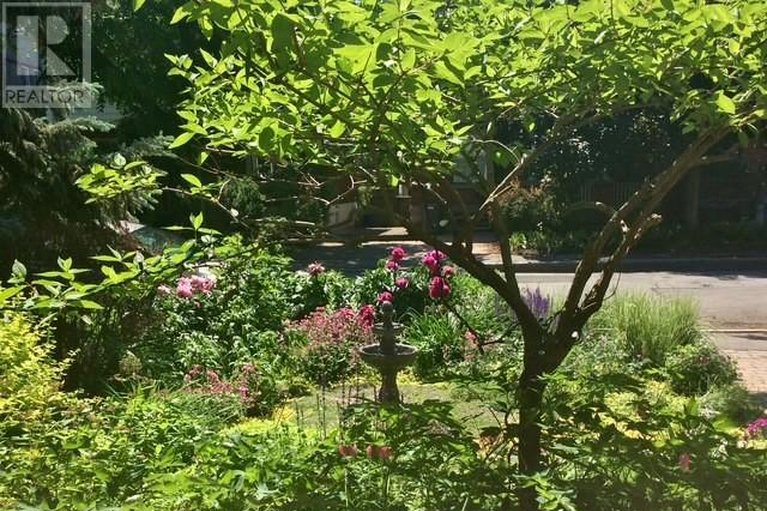 29643099/23-woodlawn-avenue/glebe/ottawa/ontario/K1S2S8_48