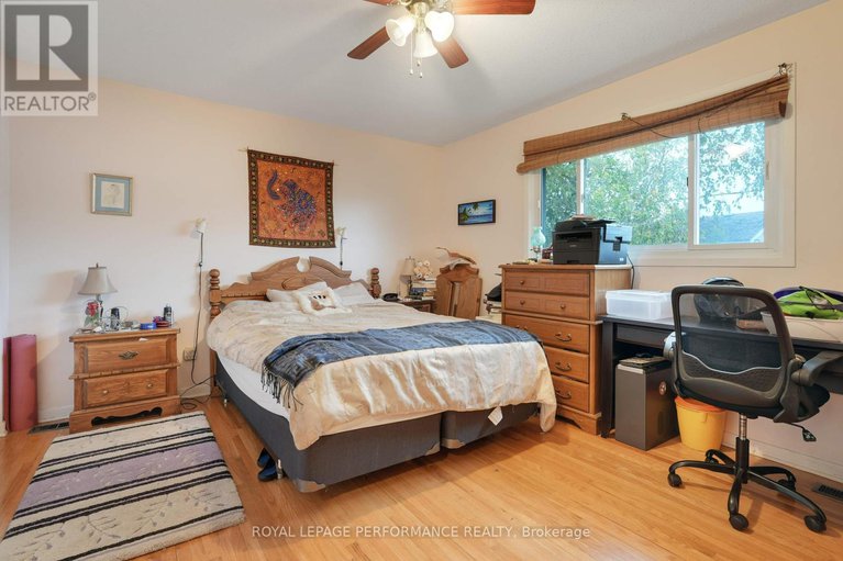 28967261/1273-anoka-street/ridgemont/ottawa/ontario/K1V6C3_14