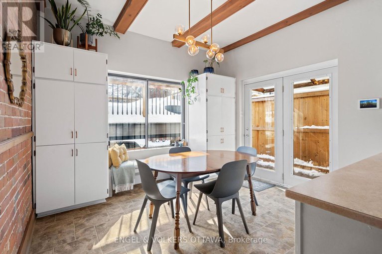 29393365/210-daly-avenue/sandy-hill/ottawa/ontario/K1N6G2_16