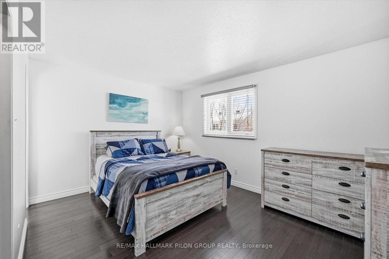 29407130/284-mceachern-crescent/bilberry-creekqueenswood-heights/ottawa/ontario/K1E3K3_14