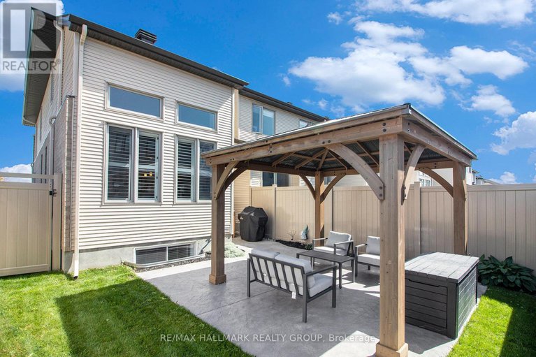 28862057/754-cairn-crescent/mer-bleuebradley-estatesanderson-park/ottawa/ontario/K1W0P4_36