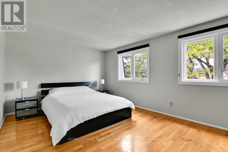 28836976/6252-paddler-way/hiawatha-parkconvent-glen/ottawa/ontario/K1C2E7_13