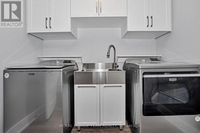 29103093/12-largo-crescent/meadowlandscrestview/ottawa/ontario/K2G3C7_25