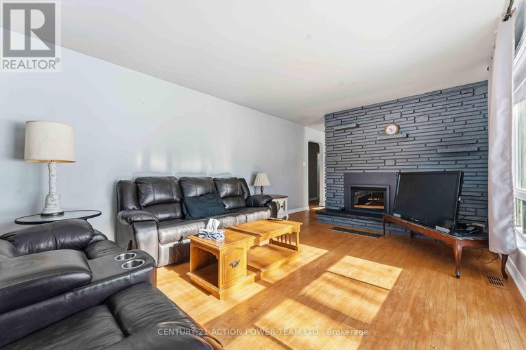 29369223/1705-old-montreal-road/camelot/ottawa/ontario/K4C1G7_6