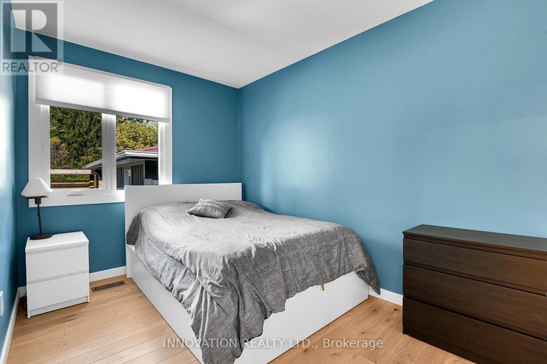 28969214/2569-hanlon-avenue/queensway-terrace-north/ottawa/ontario/K2B7X2_16