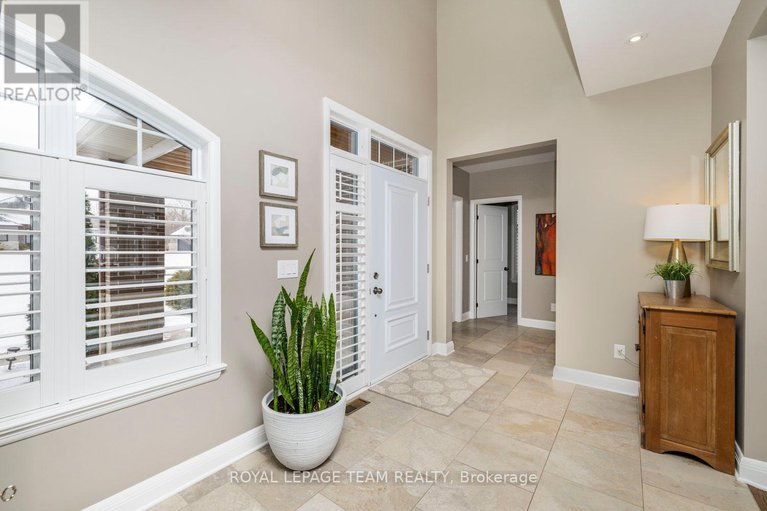 28933926/213-cabrelle-place-e/manotick-village-manotick-estates/ottawa/ontario/K4M0A9_5