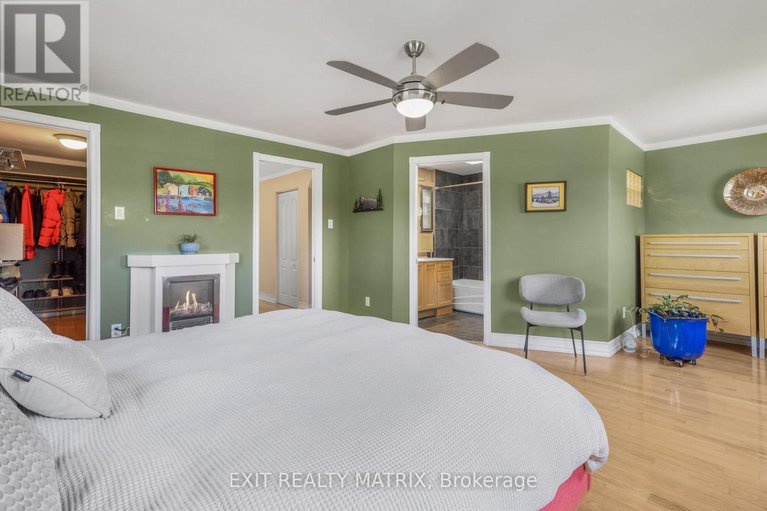 29646951/1401-bortolotti-crescent/pineview/ottawa/ontario/K1B5C1_20