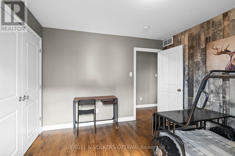 28348542/5567-lombardy-drive/osgoode/ottawa/ontario/K0A2W0_25