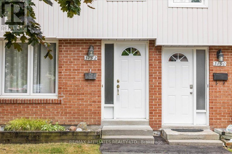 28695560/3192-bannon-way/blossom-parkkemp-parkfindlay-creek/ottawa/ontario/K1T1T3_2