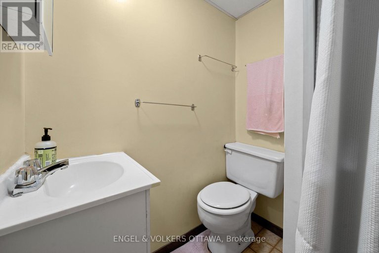 29393365/210-daly-avenue/sandy-hill/ottawa/ontario/K1N6G2_40