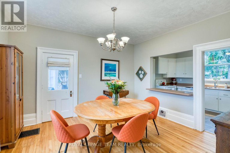 28764441/82-farm-street/almonte/mississippi-mills/ontario/K0A1A0_10
