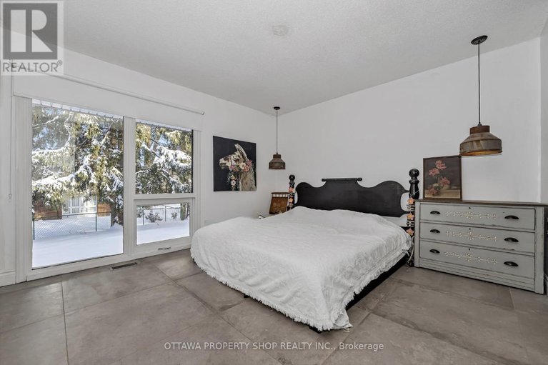 29325110/33-rutherford-crescent/beaverbrook/ottawa/ontario/K2K1N1_23