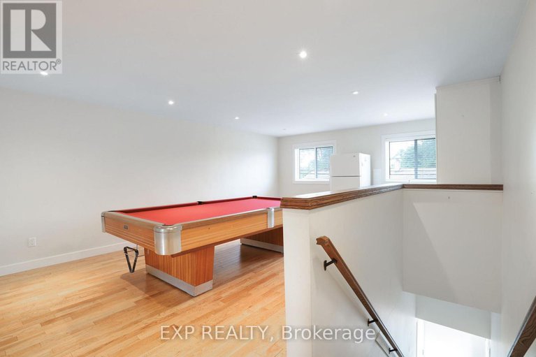 28625166/1382-fisher-avenue/city-viewskylinefisher-heightsparkwood-hills/ottawa/ontario/K2C1X1_27