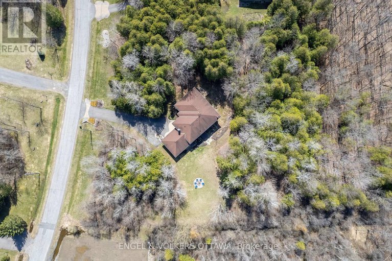 28314579/7359-marcella-drive/osgoode-twp-north-of-reg-rd-6/ottawa/ontario/K4P1P7_39