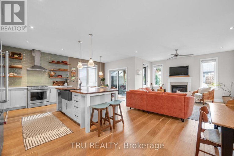 29129070/590-robert-hill-street/almonte/mississippi-mills/ontario/K0A1A0_17