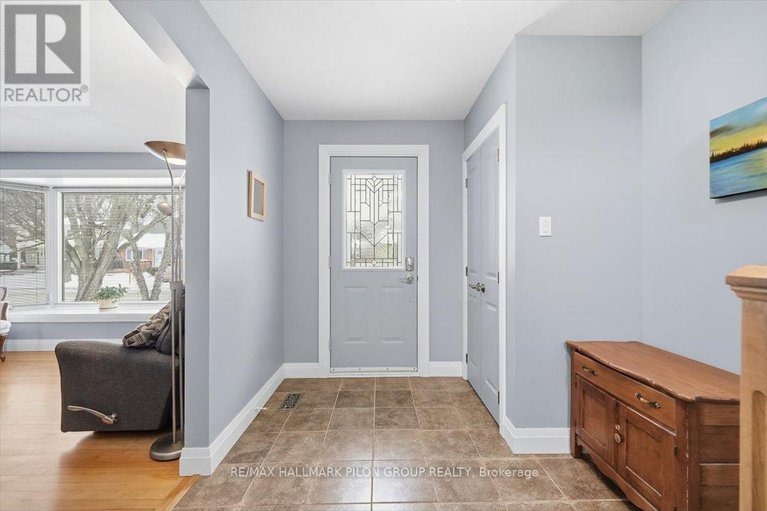 29677259/962-weston-drive/elmvale-acresurbandale/ottawa/ontario/K1G1X2_11