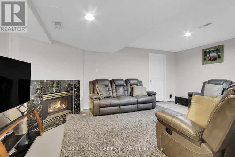 28570311/4320-owl-valley-drive/riverside-southgloucester-glen/ottawa/ontario/K1V1L8_37