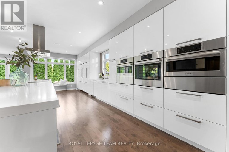 28689436/250-sunnyridge-crescent/emerald-meadowstrailwest/ottawa/ontario/K2M0H3_17