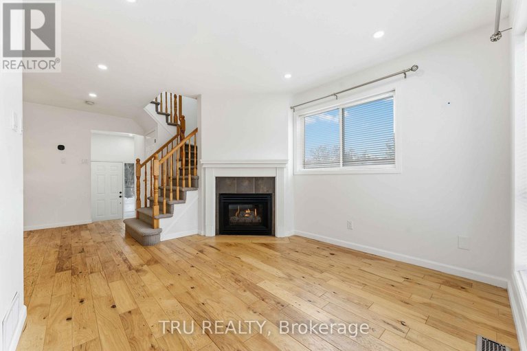 29378273/37-riverbank-court/stittsville-central/ottawa/ontario/K2S1V7_7