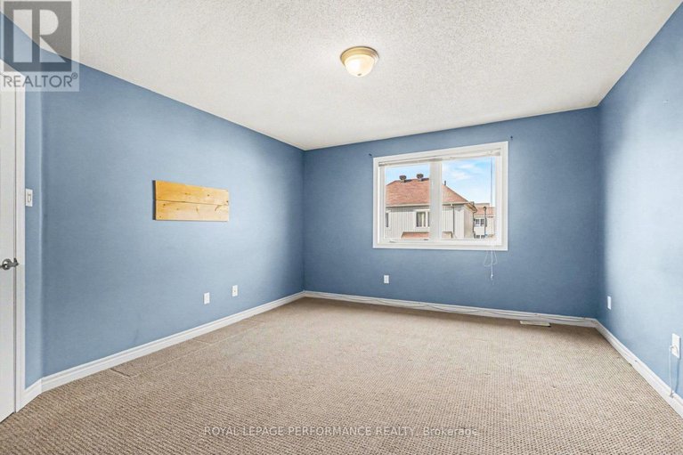 29581427/2733-grand-canal-street/half-moon-bay/ottawa/ontario/K2J0T1_17