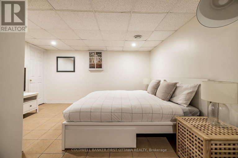 28497718/55-345-kintyre-private/carleton-square/ottawa/ontario/K2C3M6_27