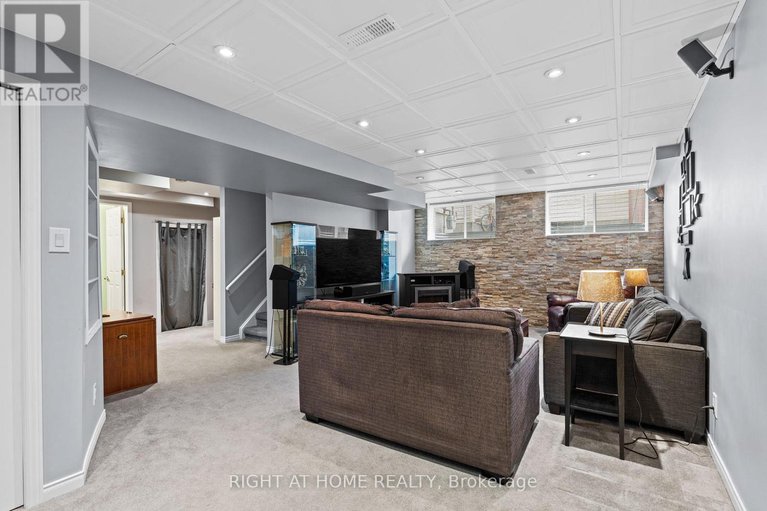 28290968/61-sunvale-way/barrhaven-east/ottawa/ontario/K2G6X7_29