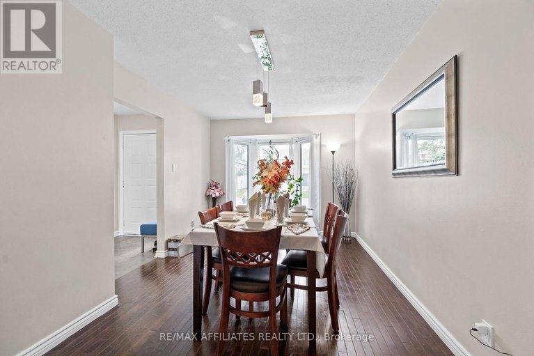 28295817/43-bluegrass-drive/bridlewood/ottawa/ontario/K2M1G2_6