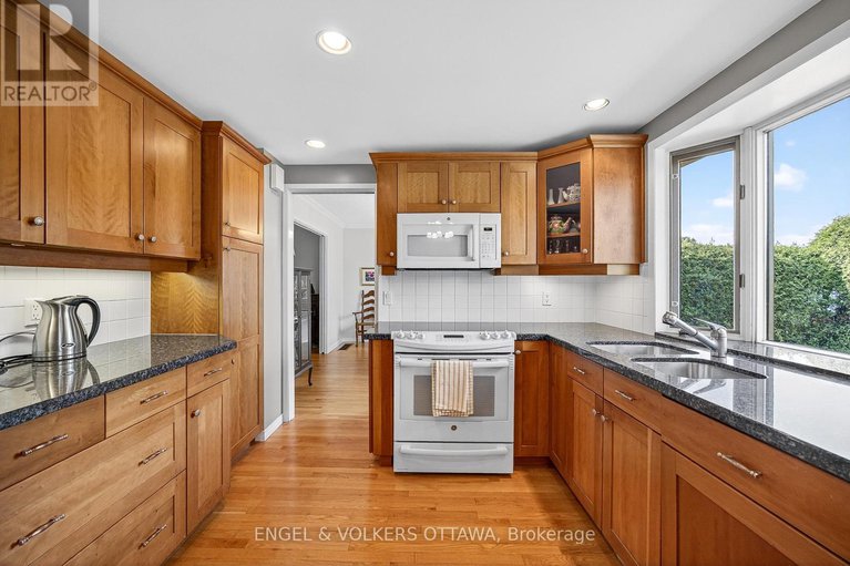 28865549/29-milne-crescent/beaverbrook/ottawa/ontario/K2K1H7_18