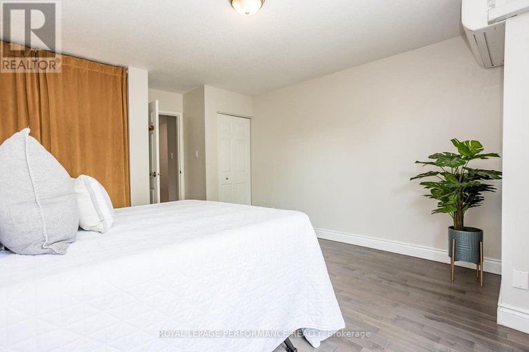 28358632/233-mart-circle/manor-park/ottawa/ontario/K1K4K2_29