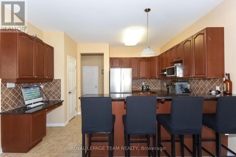 28834448/3101-strandherd-drive-suite-4/ottawa/ontario/K2G4R9_12