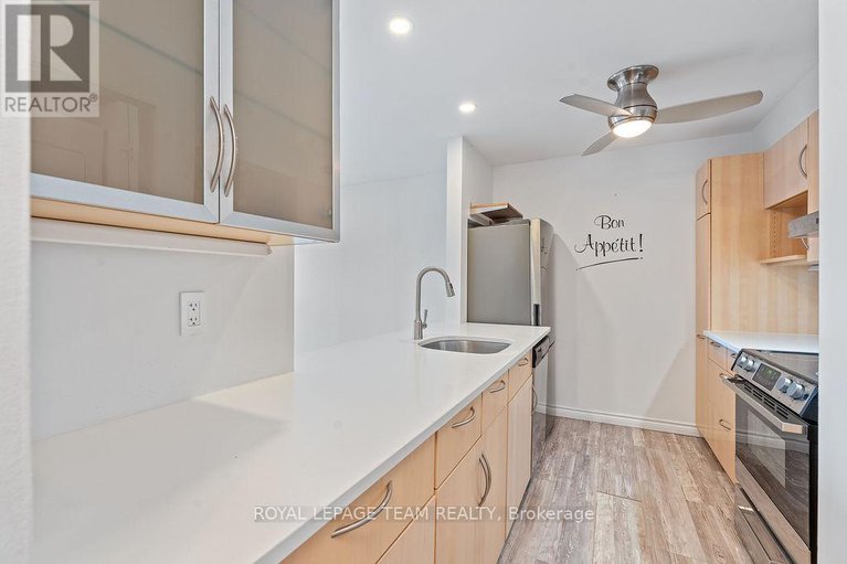 29006279/417-214-viewmount-drive/borden-farmstewart-farmcarleton-heightsparkwood-hills/ottawa/ontario/K2E7X3_8