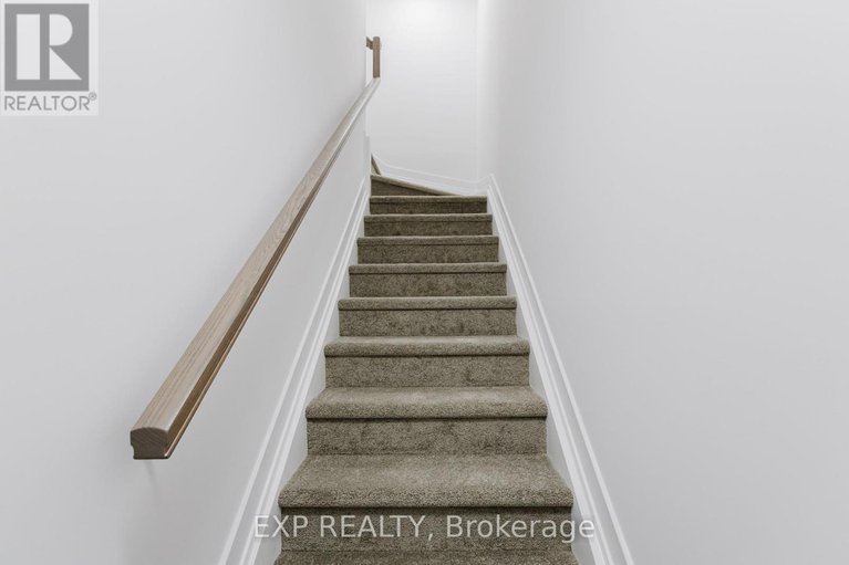 28765726/827-silhouette-private/cedargrovefraserdale/ottawa/ontario/K2J4S3_6