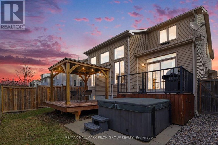 29653953/865-contour-street/mer-bleuebradley-estatesanderson-park/ottawa/ontario/K1W0G6_22