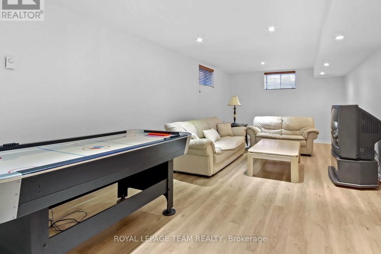 29069392/1105-cindy-hill-crescent/manotick-long-island-nicholls-island/ottawa/ontario/K4M1E8_39