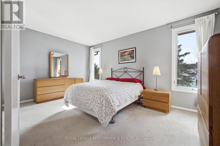 29516247/1089-st-emmanuel-terrace/convent-glen-north/ottawa/ontario/K1C2J6_21