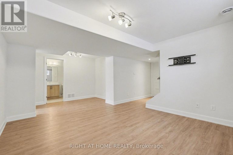 29439630/429-aurora-street/russell-twp/russell/ontario/K4R0L3_29