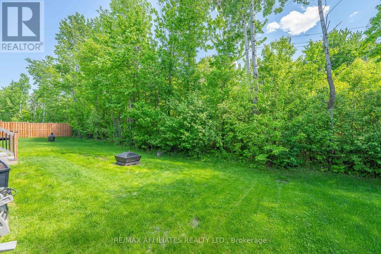 28381839/156-hybrid-street/embrun/russell/ontario/K0A1W0_44