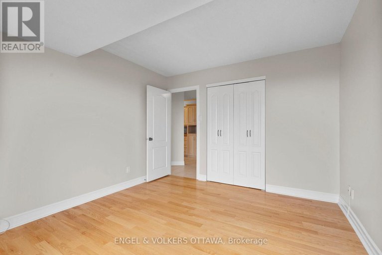 28971106/1604-545-st-laurent-boulevard/viscount-alexander-park/ottawa/ontario/K1K4H9_26