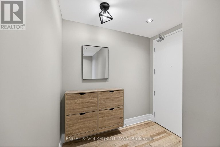 29609712/410-327-breezehill-avenue-s/west-centre-town/ottawa/ontario/K1Y1R6_8