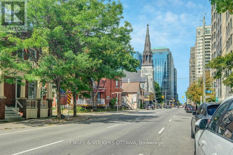 28836978/6-stockport-private/ottawa-centre/ottawa/ontario/K2P2J3_32