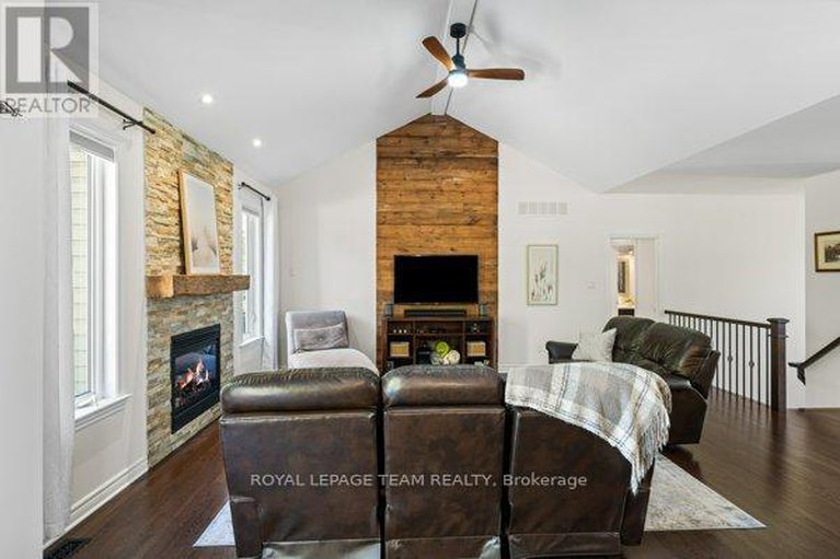 29392991/524-osmond-daley-drive/huntley-ward-south-east/ottawa/ontario/K0A1L0_18