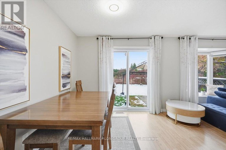 29117905/420-valade-crescent/fallingbrookpineridge/ottawa/ontario/K4A2W2_9