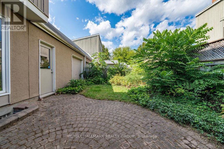 28917610/d-29d-varley-drive/beaverbrook/ottawa/ontario/K2K1G4_26