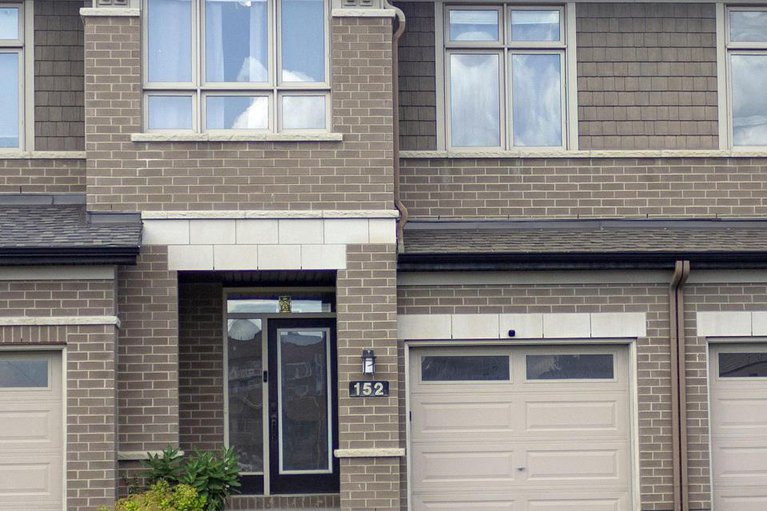 152 Popplewell Crescent