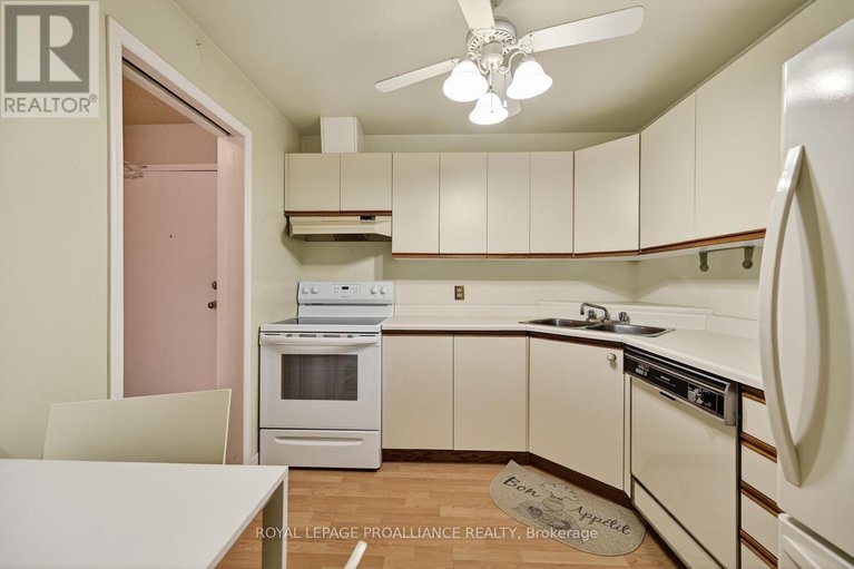 29449391/205-820-laurier-boulevard/brockville/brockville/ontario/K6V6Z2_22