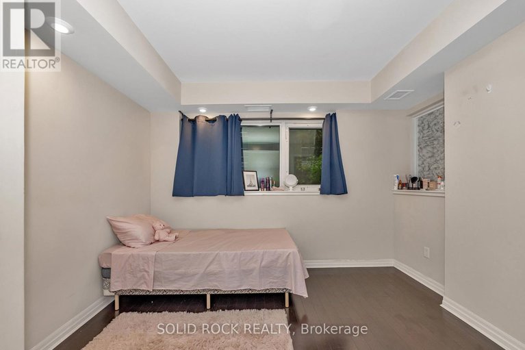 28668190/306-195-besserer-n/sandy-hill/ottawa/ontario/K1N0B6_14