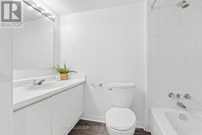 28457125/1111-2760-carousel-crescent/emerald-woodssawmill-creek/ottawa/ontario/K1T2N4_29