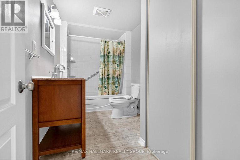 29338988/1354-gaultois-avenue/chateauneuf/ottawa/ontario/K1C3G6_25