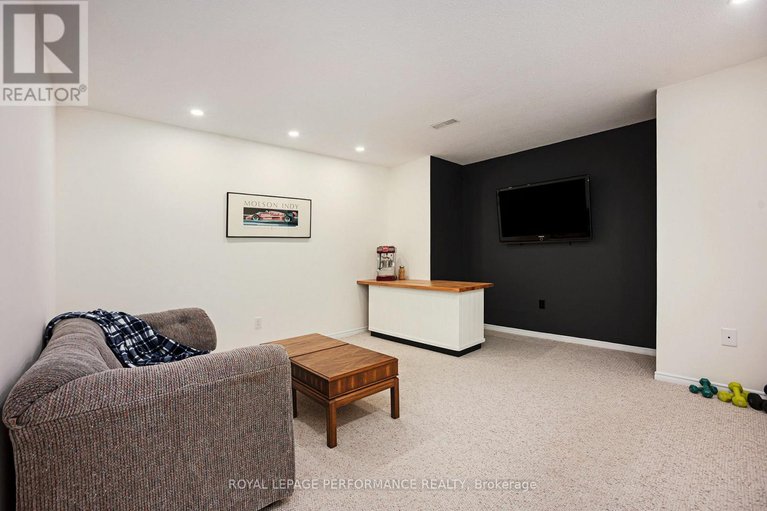 29381439/81-waterford-drive/pineglencountry-place/ottawa/ontario/K2E7V4_24